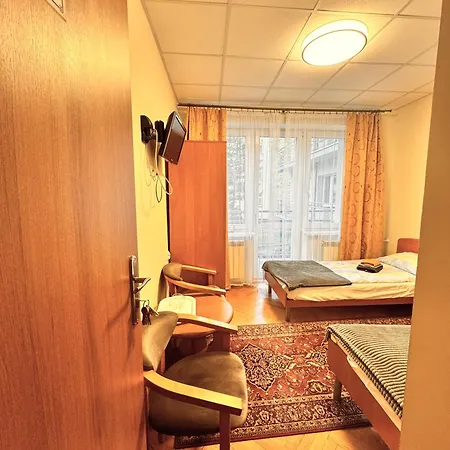 20 Wojskowy Szpital Uzdrowiskowo-rehabilitacyjny W Krynicy -zdroju Hotell *