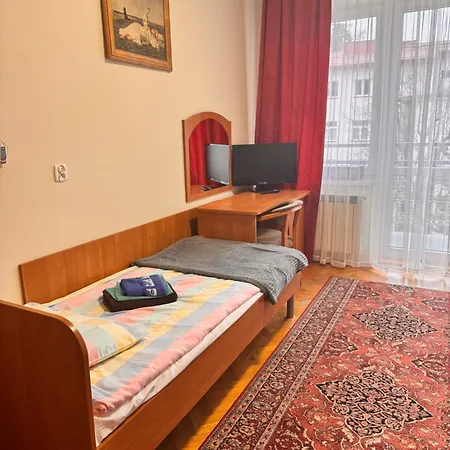 20 Wojskowy Szpital Uzdrowiskowo-rehabilitacyjny W Krynicy -zdroju Hotell *