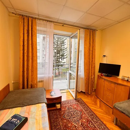 20 Wojskowy Szpital Uzdrowiskowo-rehabilitacyjny W Krynicy -zdroju Hotel *